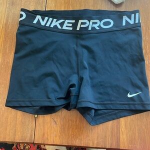 Nike pros size m